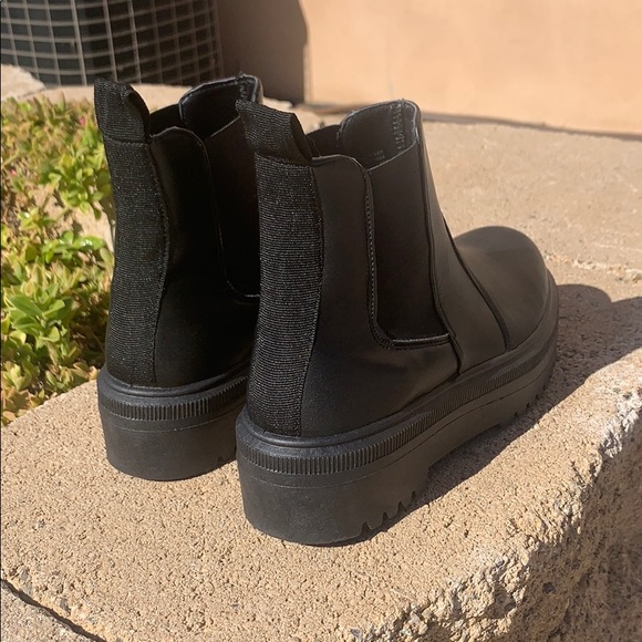 SOLD - Picture 3 of 4